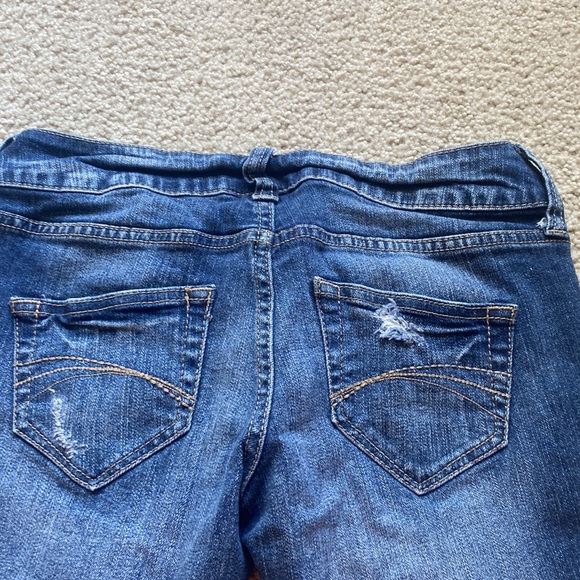 Decree Sequin Distressed Denim Shorts — Size 3!! - Picture 6 of 6